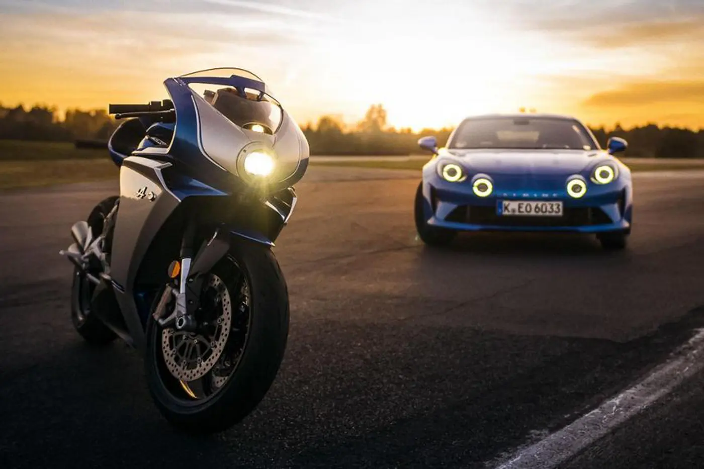 Итальянская MV Agusta показала мотоцикл в стиле спорткара Alpine A110