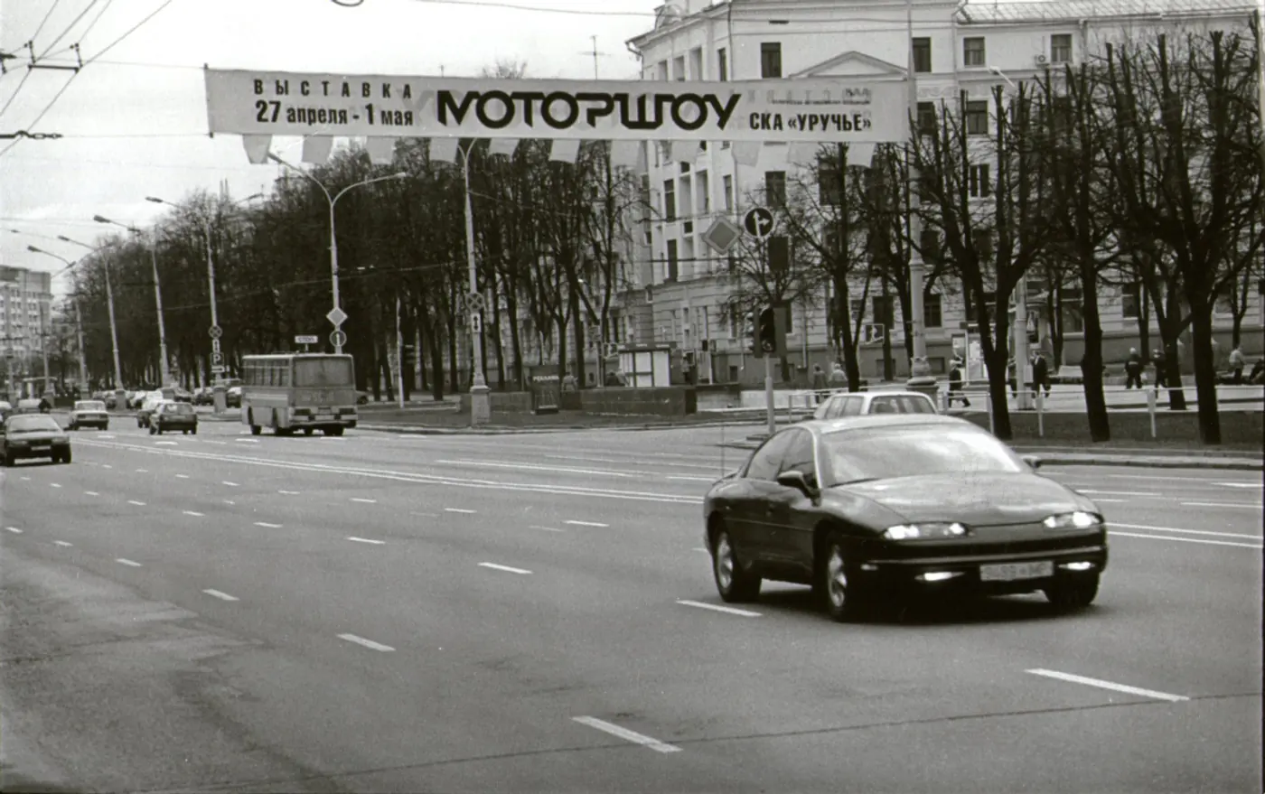 "Из контейнера выползла еле живая кобра". Какие машины и как пригоняли из США в 2000-х?