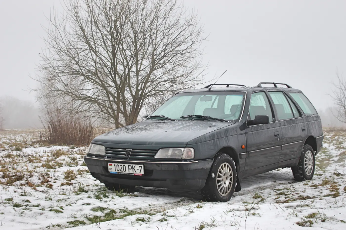 "Купил за 500 долларов, вложил еще 500". Пять лет на Peugeot 405