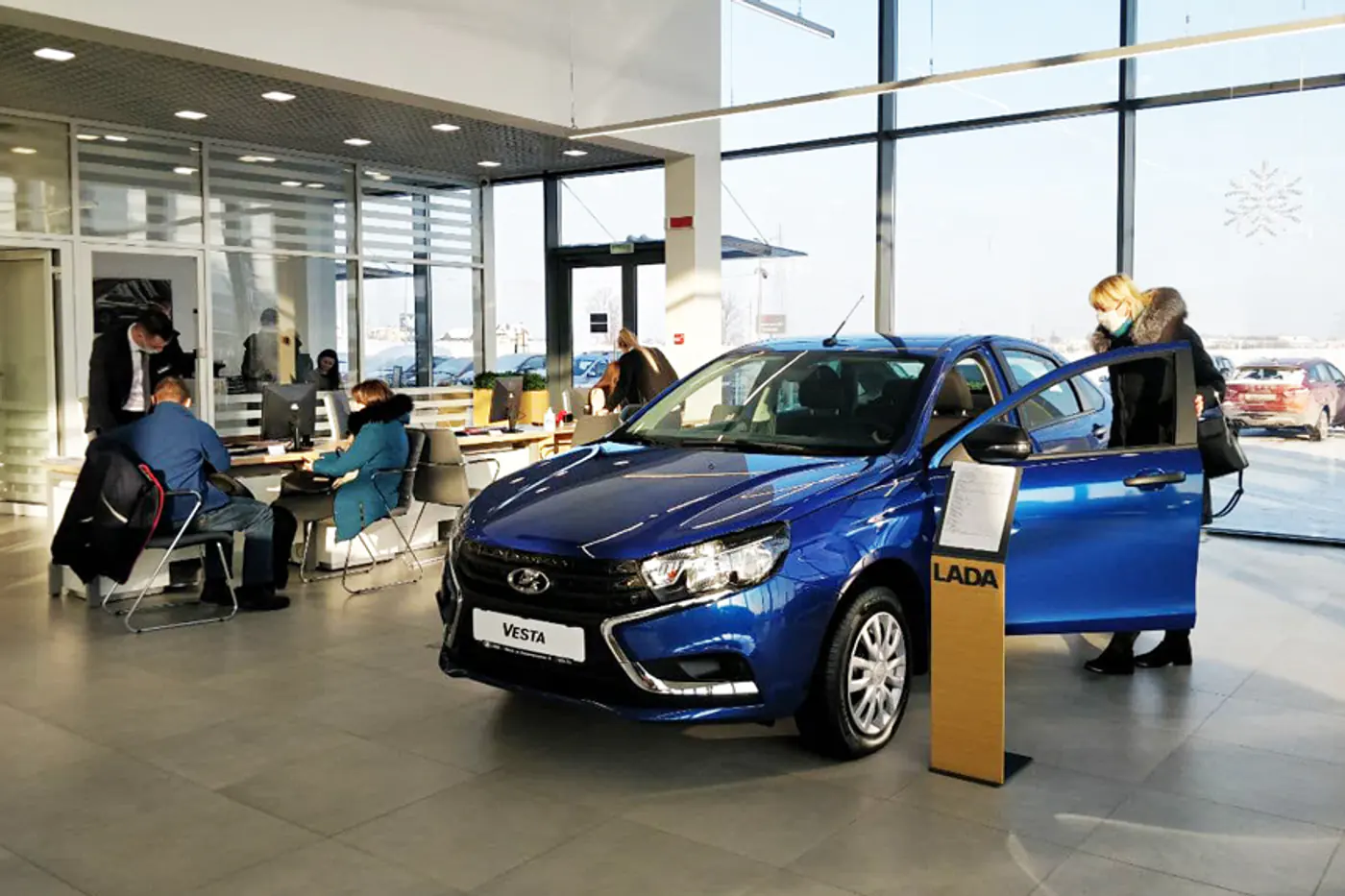 LADA заморозила цены и дарит комплект зимних шин в подарок