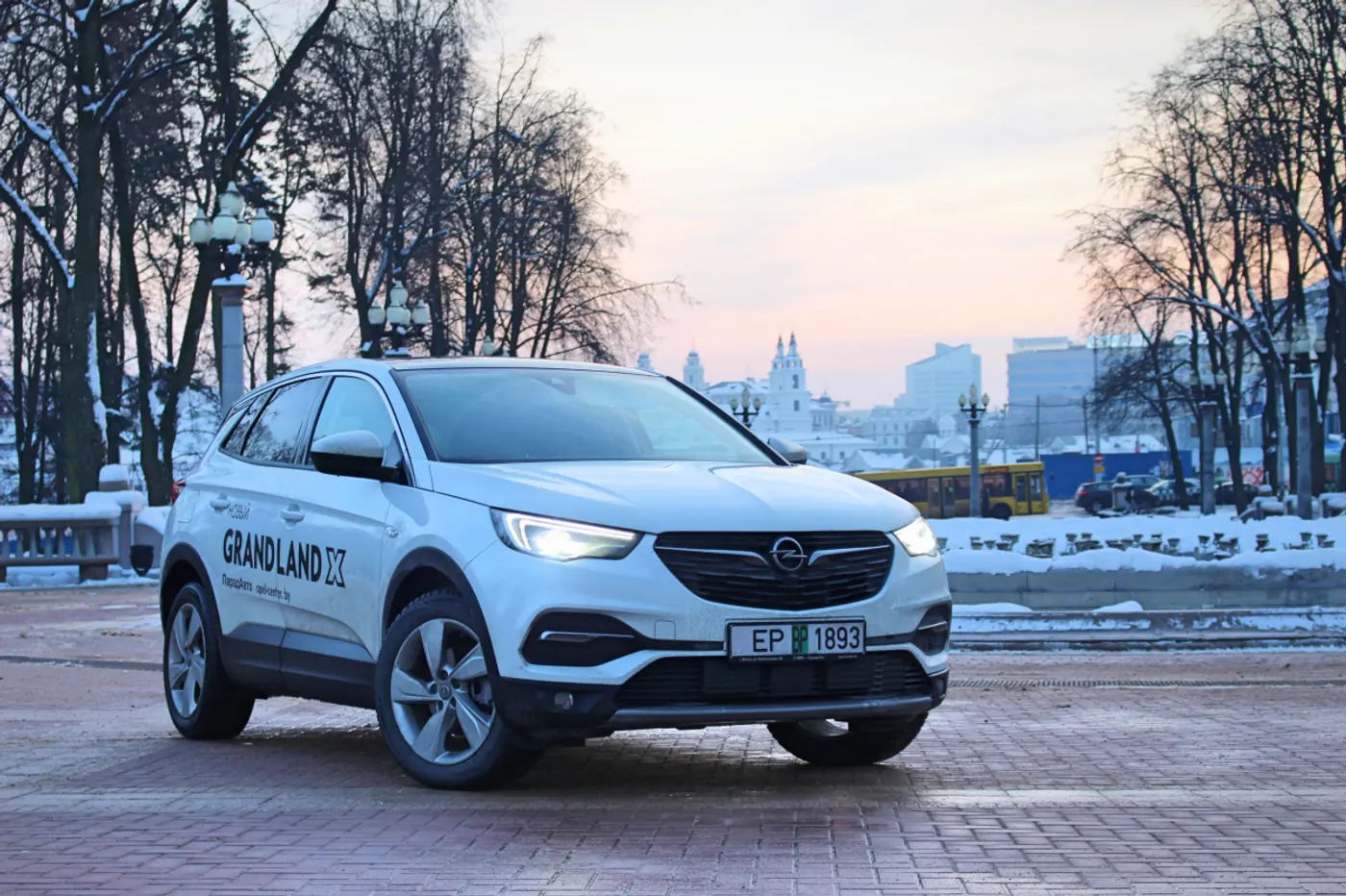 А ты точно "немец"? Тест-драйв Opel Grandland X