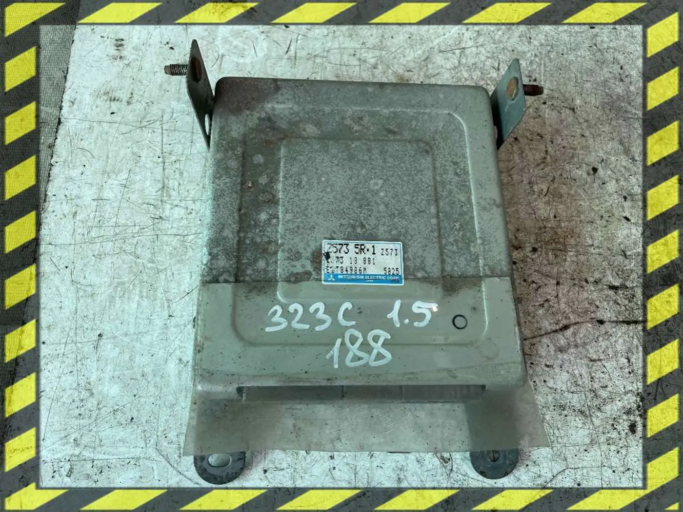 Блок управления двигателем к Mazda 323 1995