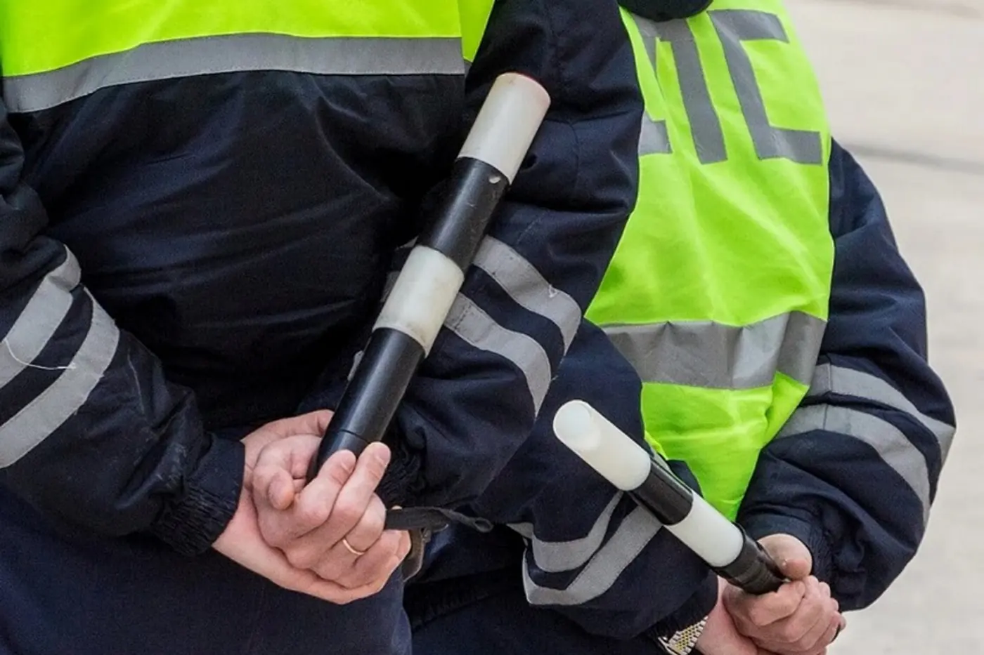 Досмотр транспорта, запрет на съемку и "исчезнувшие" правила. Что изменилось в законах о национальной безопасности