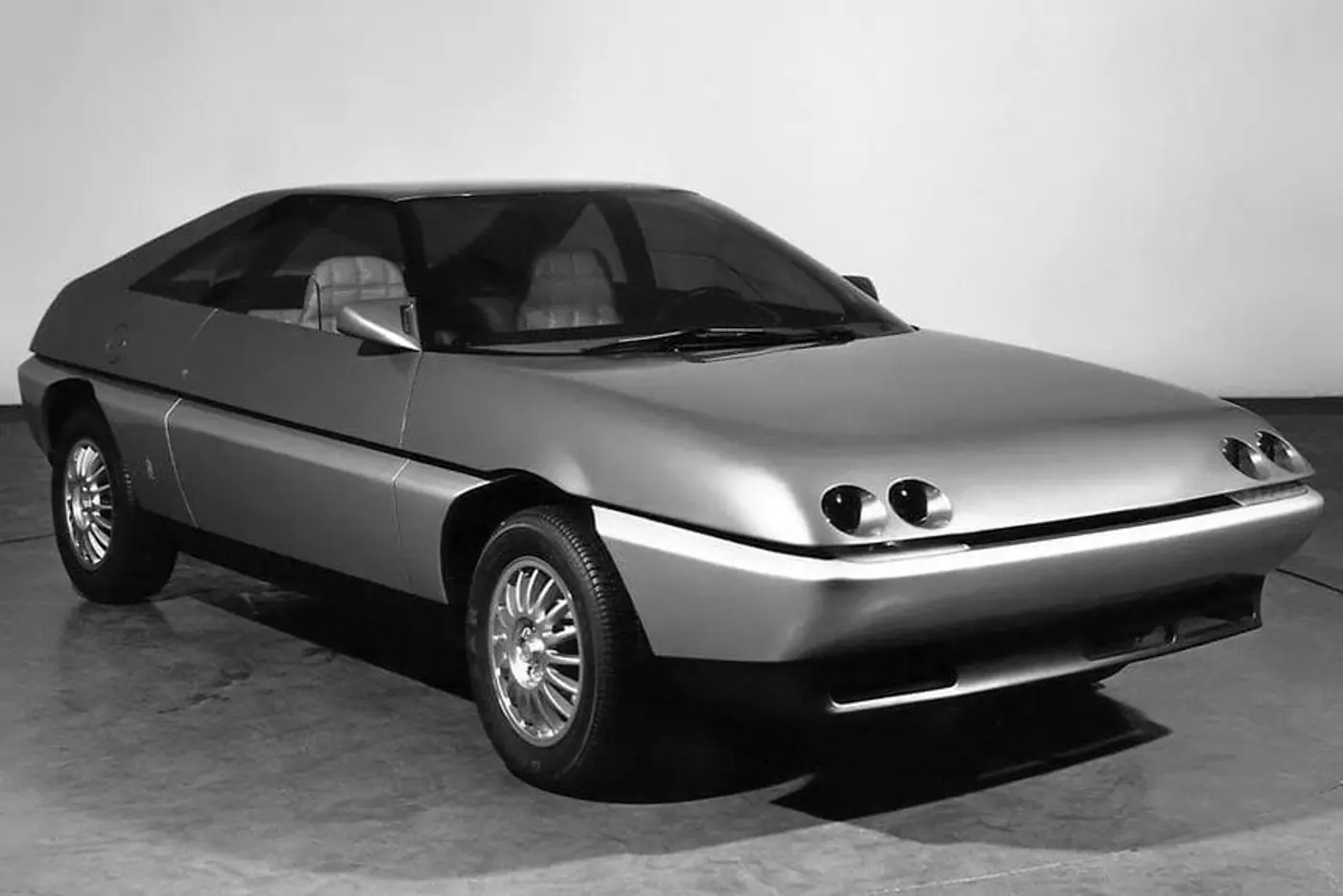 То ли Audi, то ли Alfa Romeo. Угадаете 10 машин, нарисованных итальянцами?