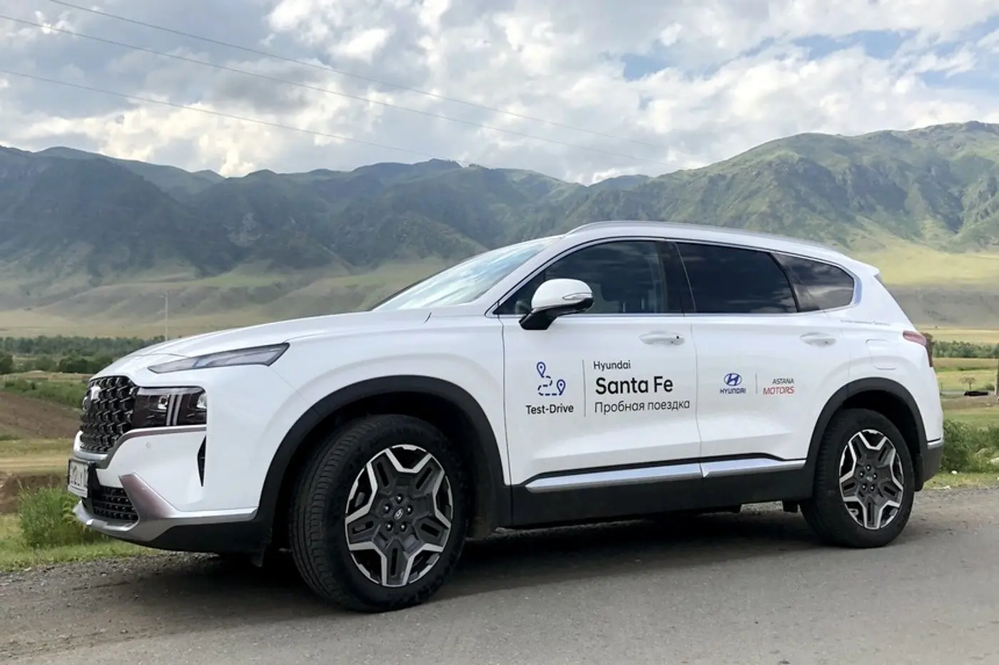 Обновлений больше, чем кажется. Испытываем рестайлинговый Hyundai Santa Fe для нашего рынка