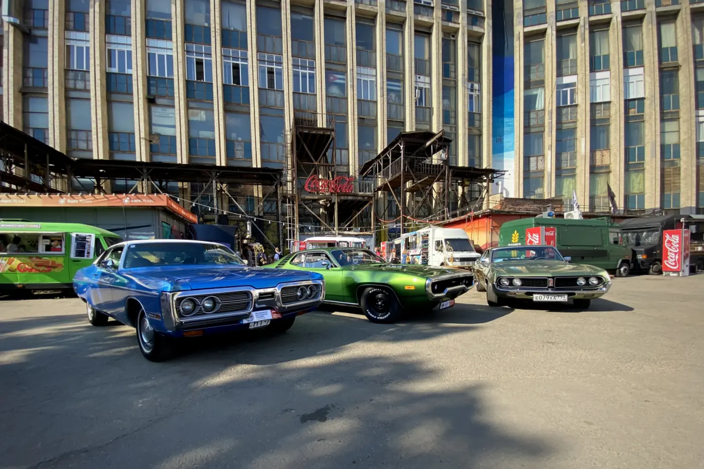От автодома Vauxhall до свежепригнанного раритетного Mustang. Чем удивил Vintage Day?