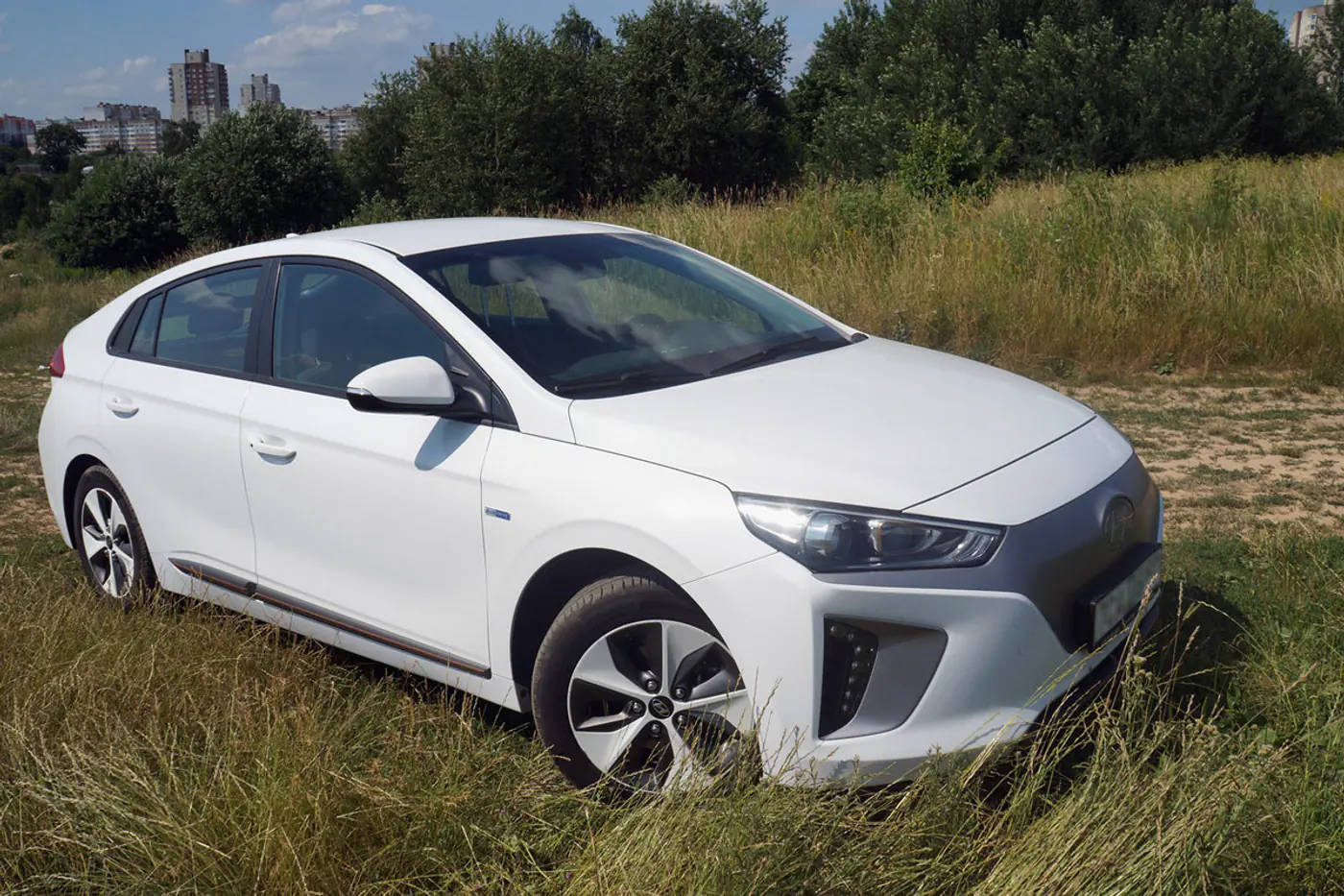 Станет народным электромобилем? Тест-драйв подержанного Hyundai Ioniq Electric