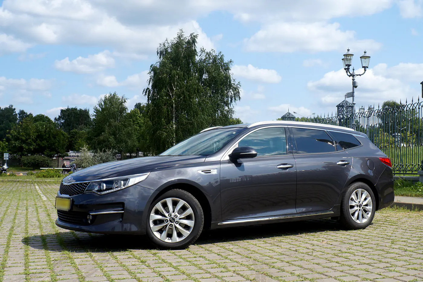С немецким акцентом. Тест-драйв подержанной Kia Optima SW