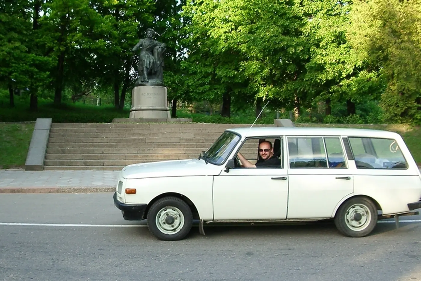 "Это как игрушка, которую можно собрать-разобрать". Почти 30 лет на Wartburg