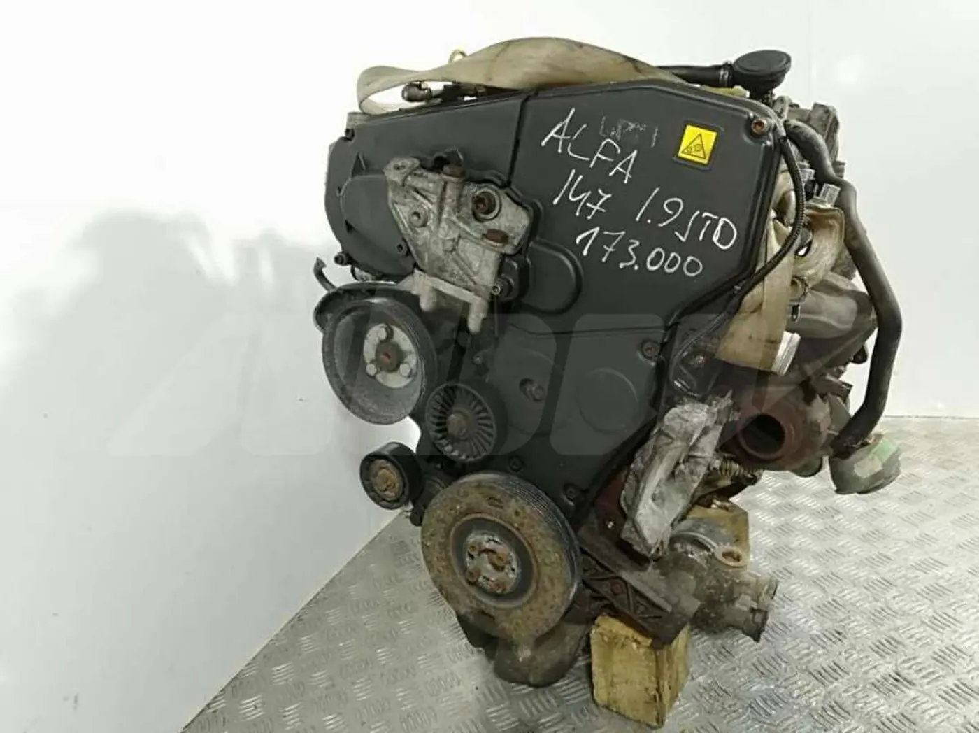 Двигатель к Alfa Romeo 147 2003