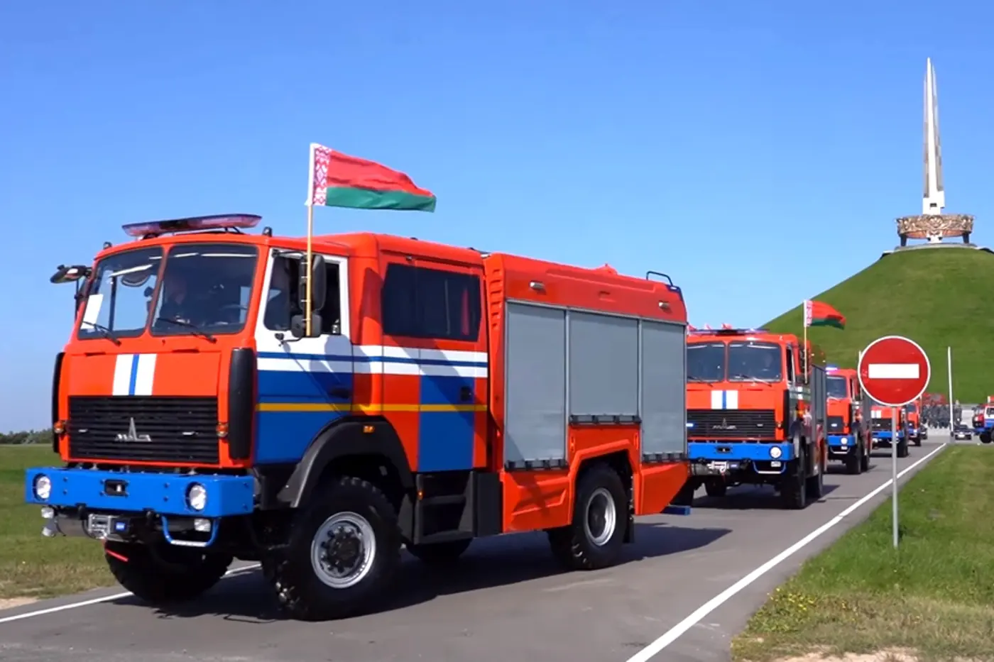 25 новых пожарных автоцистерн МАЗ получила Минская область