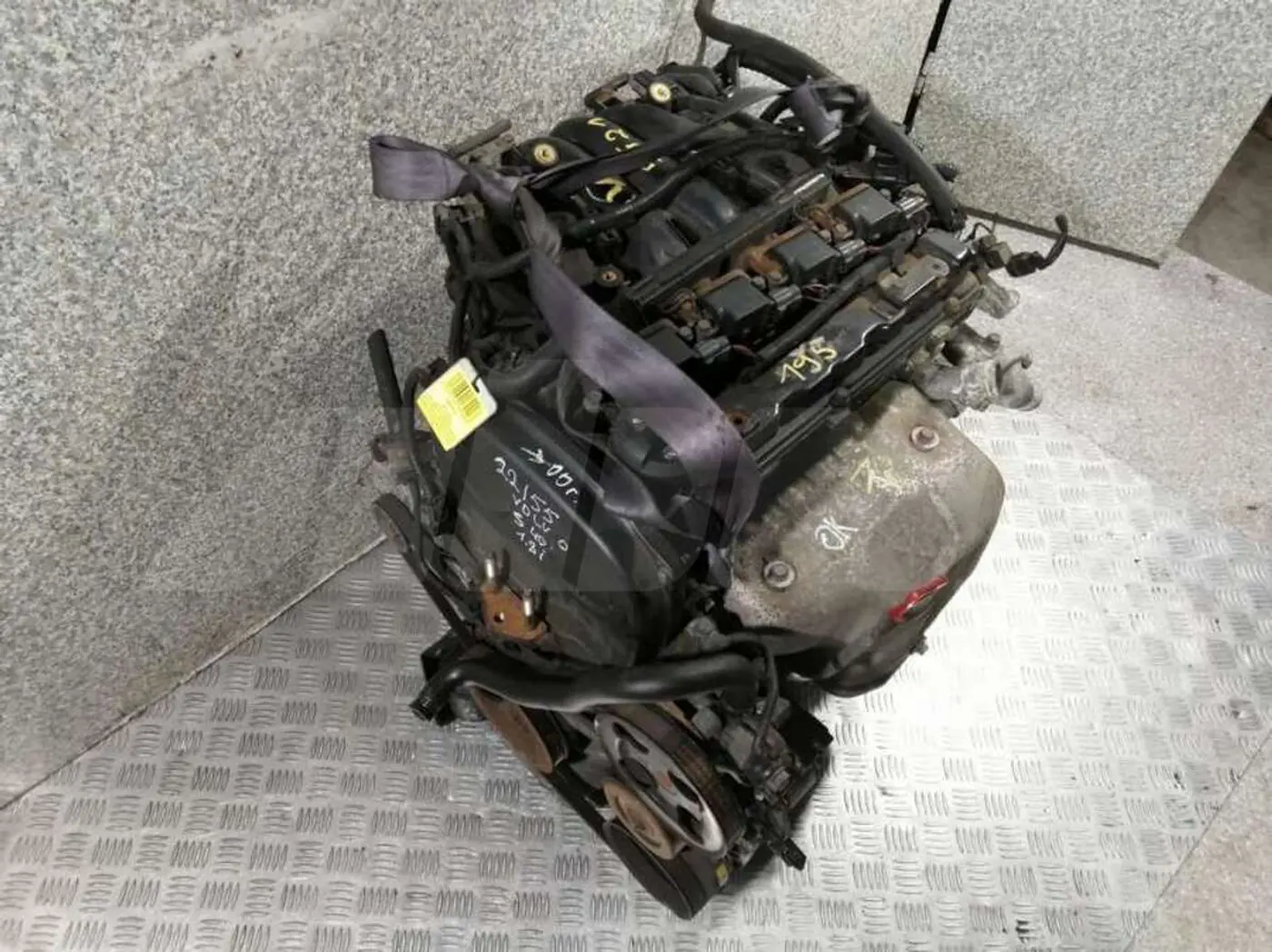Двигатель к Volvo V40 2002