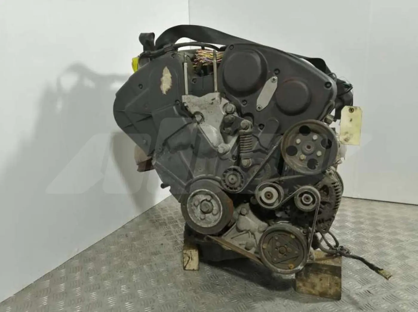 Двигатель к Peugeot 406 2001