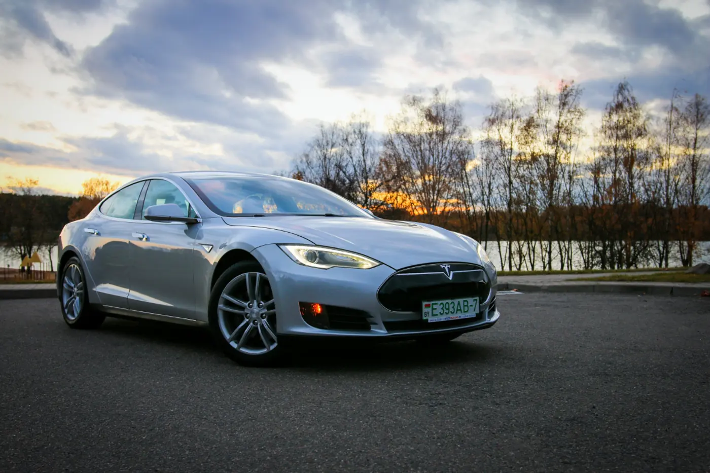 Самая дешевая Tesla. Часть 3. Что осталось от батареи за 9 лет и во сколько обошелся ремонт Model S из США