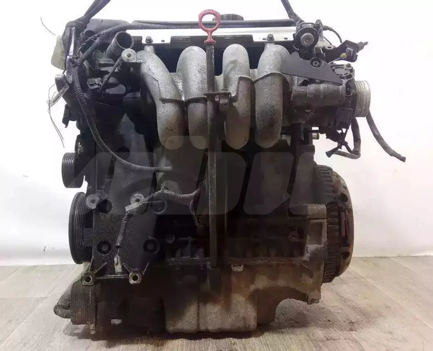 Двигатель к Volvo V40 2001