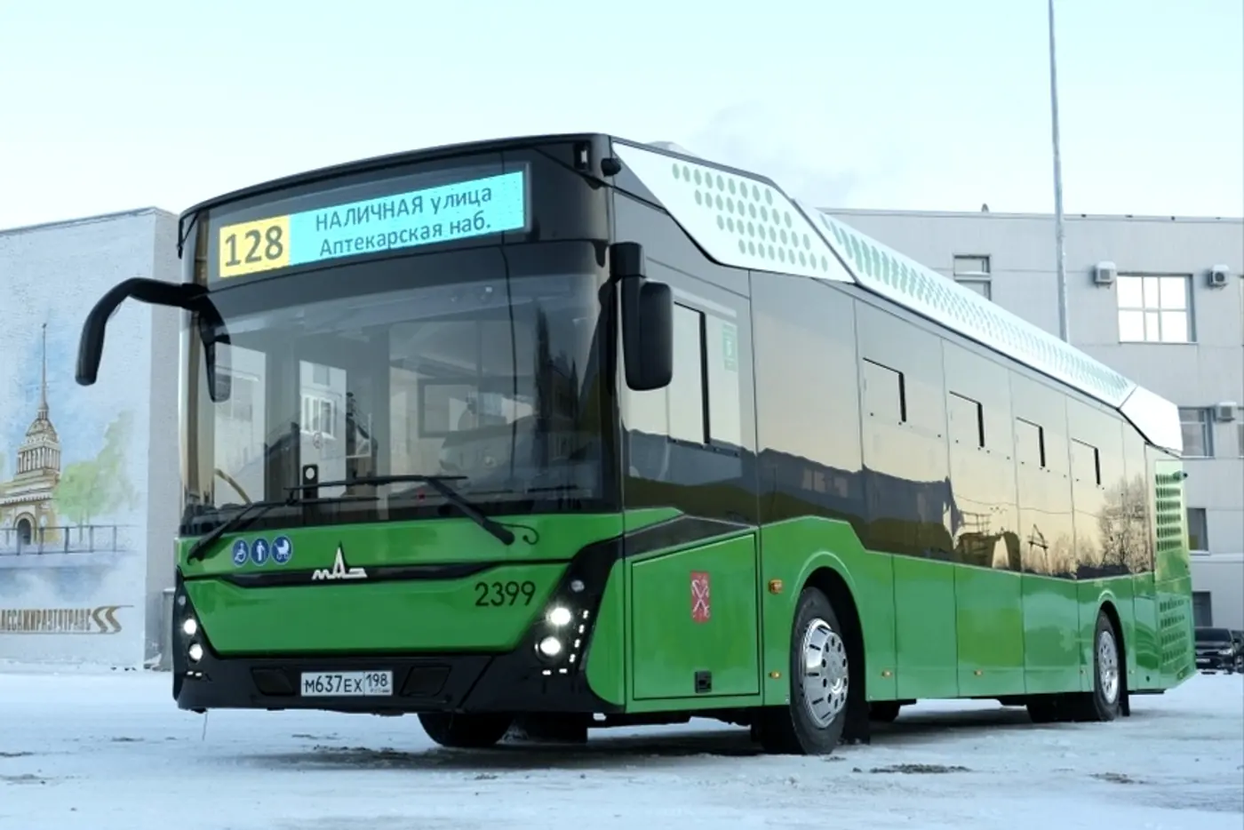Первым в России электробус МАЗ-303E10 приобрел Санкт-Петербург. Город на Неве просит еще 200 таких машин