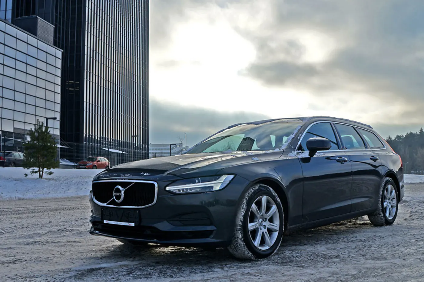 Наследник "холодильника". Тест-драйв подержанного Volvo V90 II