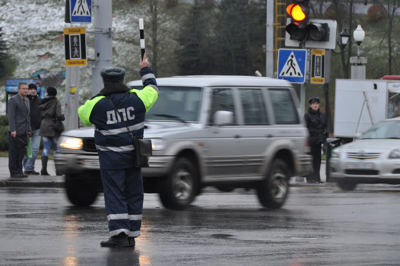 Сдавай в ГАИ на "автомате", прощайся с "правами" из-за долгов. Что нового в Законе РБ "О дорожном движении"