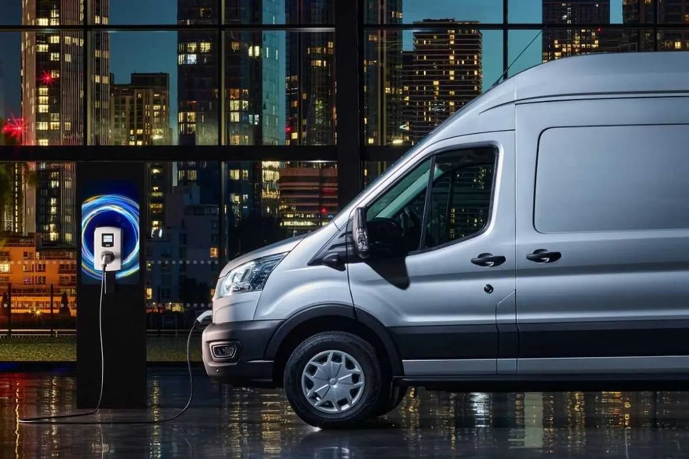 Батарейный Ford E-Transit для Европы: старт продаж, цена, кто производитель