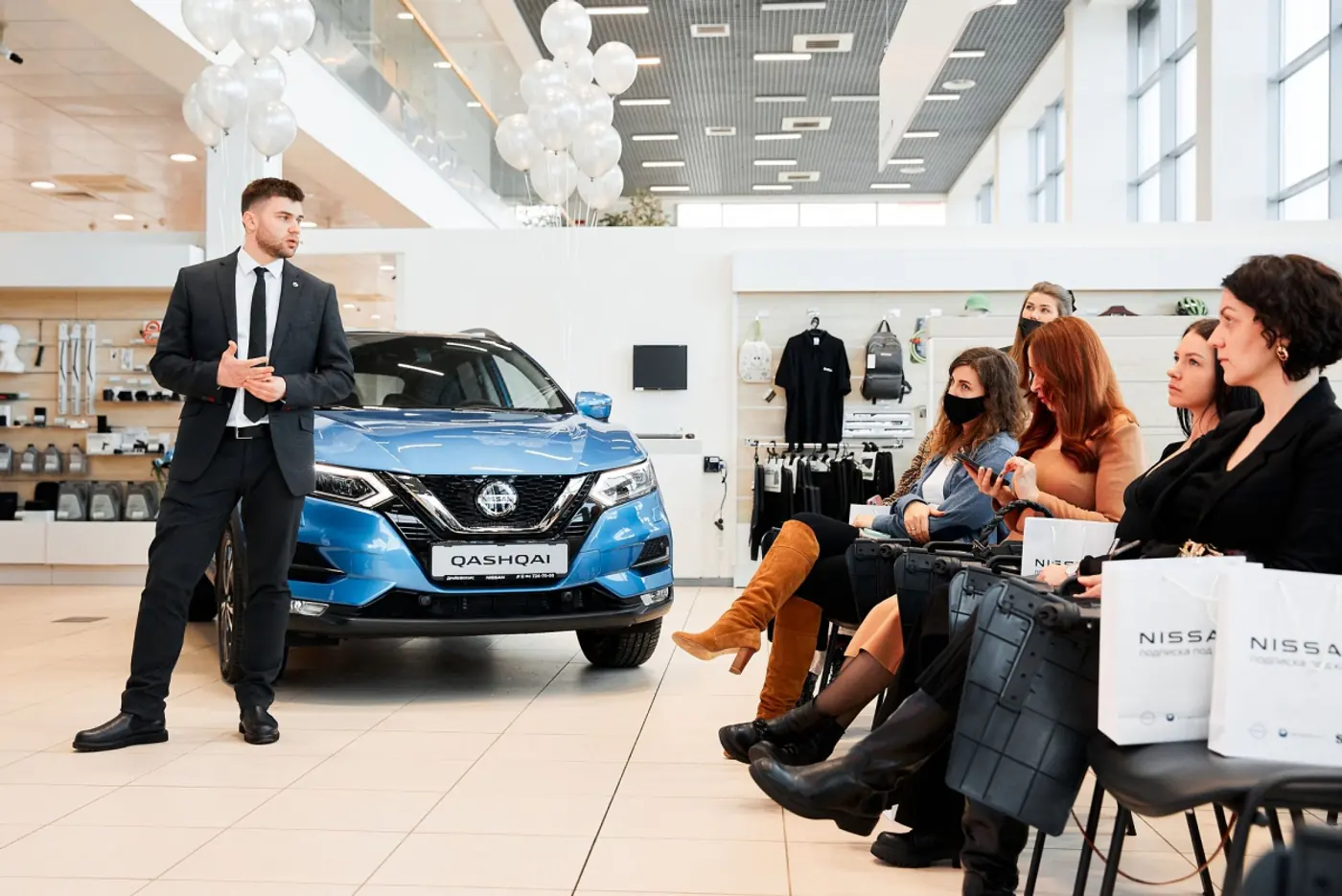 Пользоваться машиной, но не покупать. Сколько стоит подписка на автомобили Nissan?