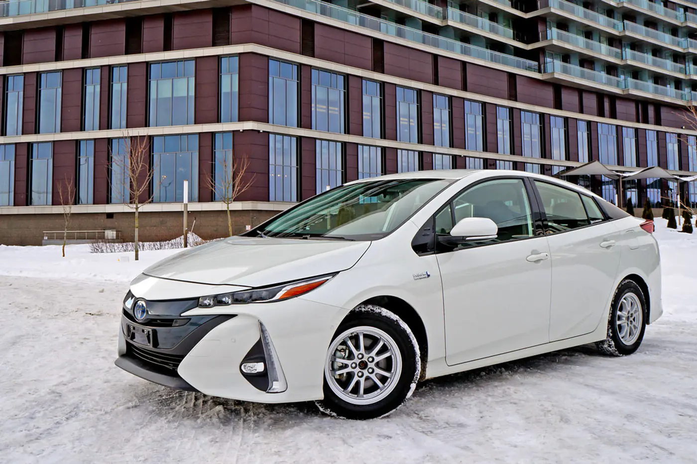 7,49 рубля на 100 километров. Тест-драйв подержанной Toyota Prius Prime