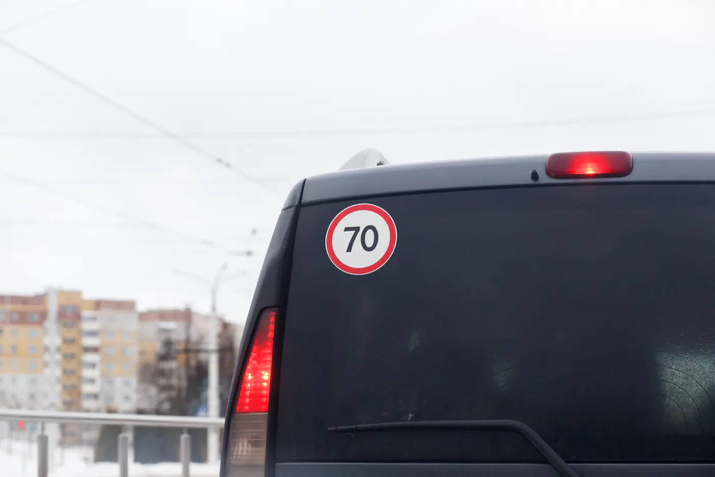 "Жалею, что не сделала этого лет 30 назад". Поговорили с людьми, которые сдали на "права" позже обычного