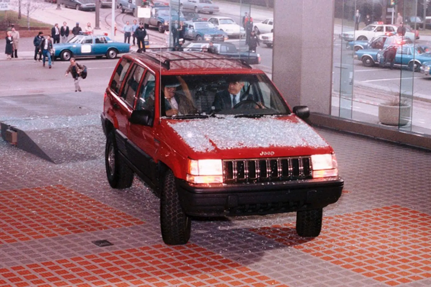 Путь "вождя": как Jeep Grand Cherokee менялся за 30 лет