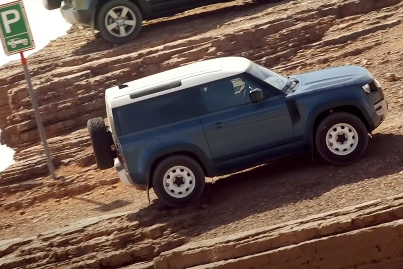 Рекламный ролик с Land Rover Defender запретили в Великобритании – в нем увидели обман покупателей