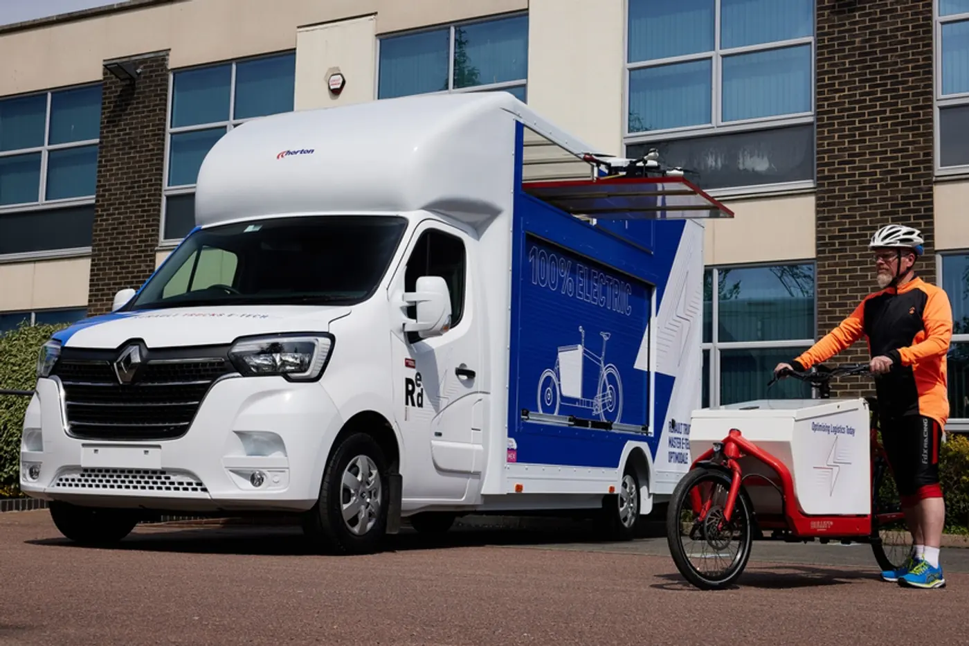 Триада последней мили от Renault Trucks: грузовик, велосипед, дрон – экспресс-доставка в любую точку