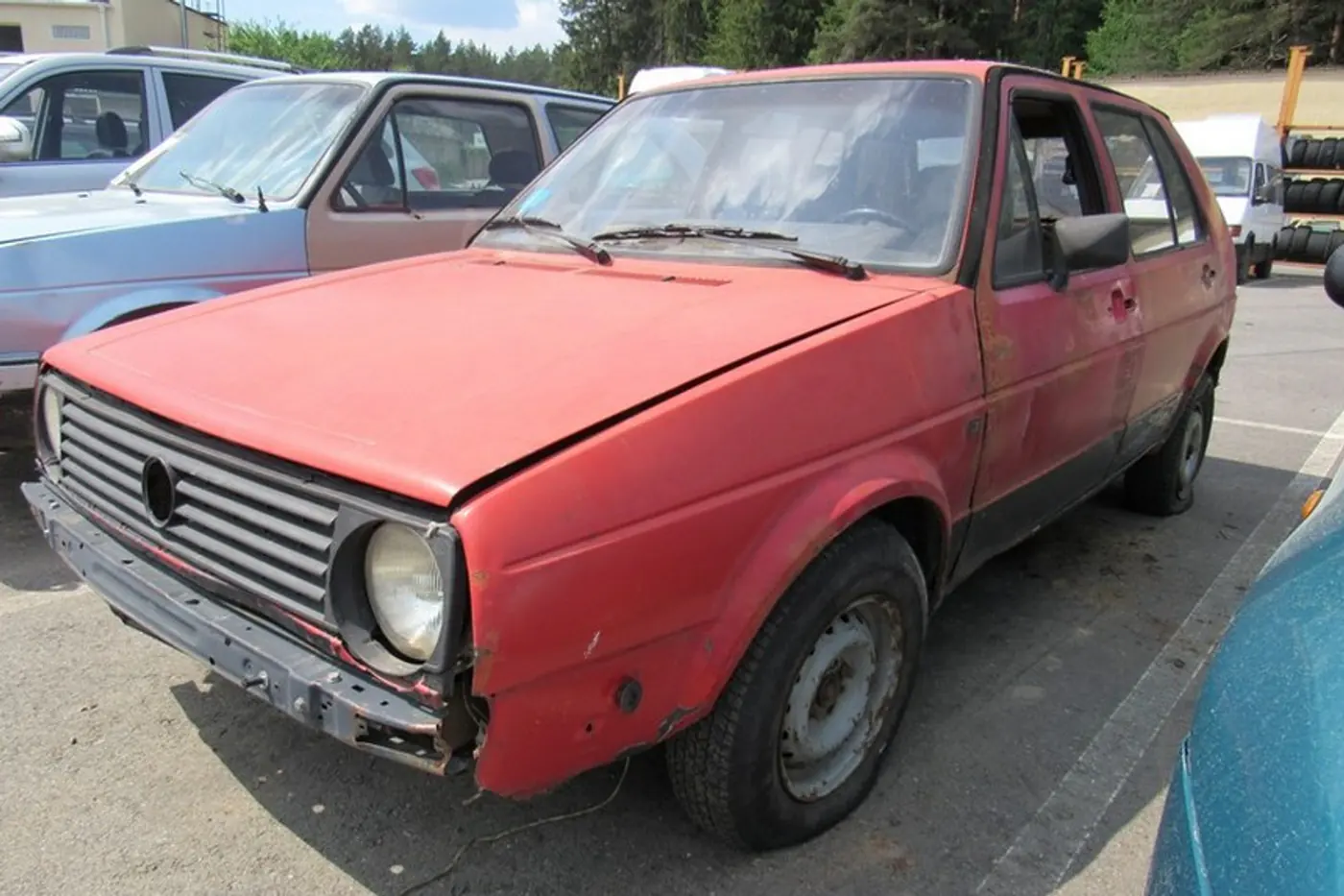 От 500 долларов и меньше. Какие дешевые автомобили на ходу можно купить в конфискате
