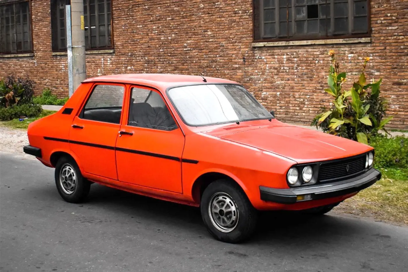 Найден раритетный Renault 12 с почти нулевым пробегом – 34-летняя "капсула времени" из Аргентины