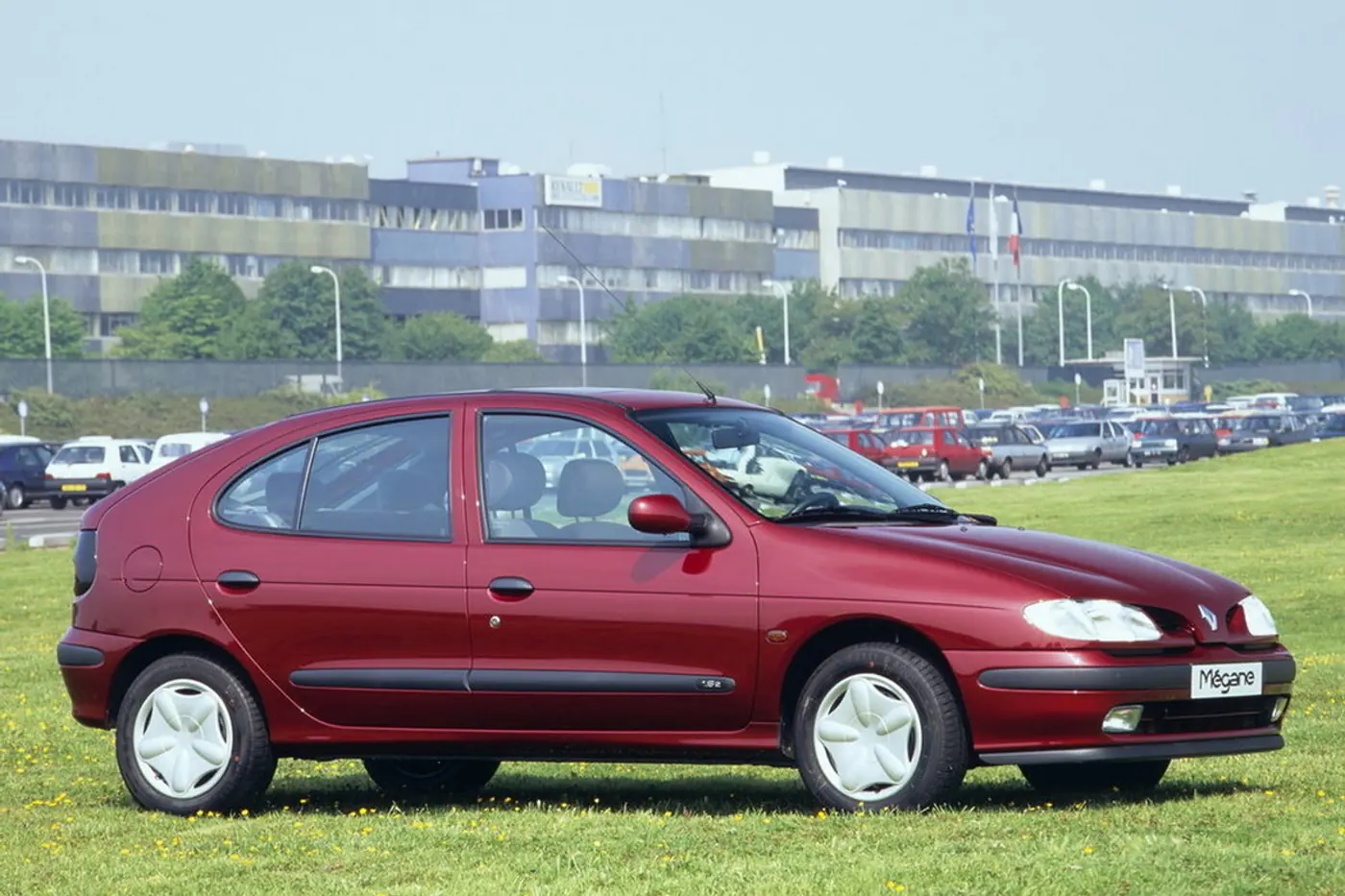 27 лет – и прощай! Что вы знаете о Renault Megane?