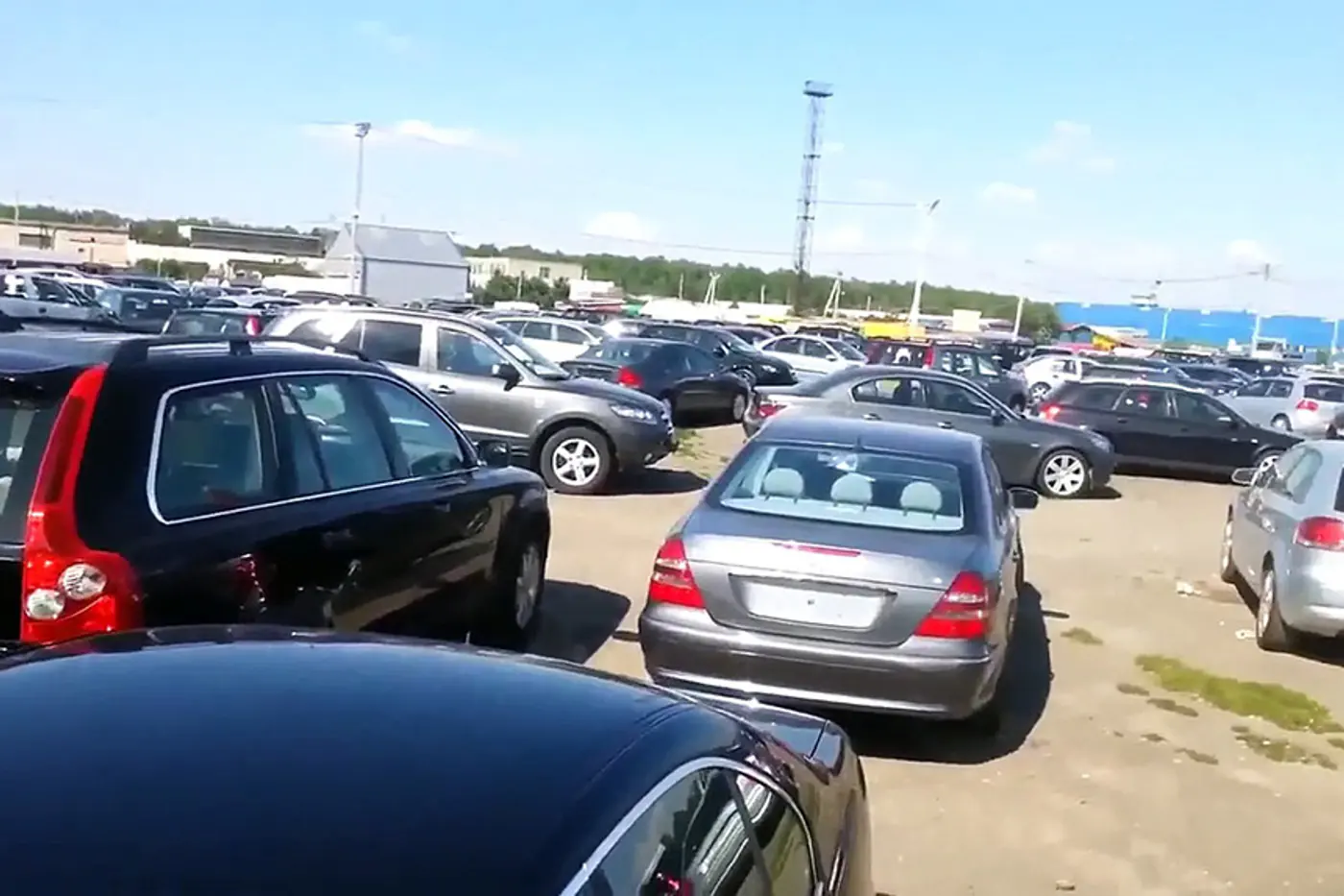 В Литве ищут способы убрать с дорог автомобили старше 17 лет