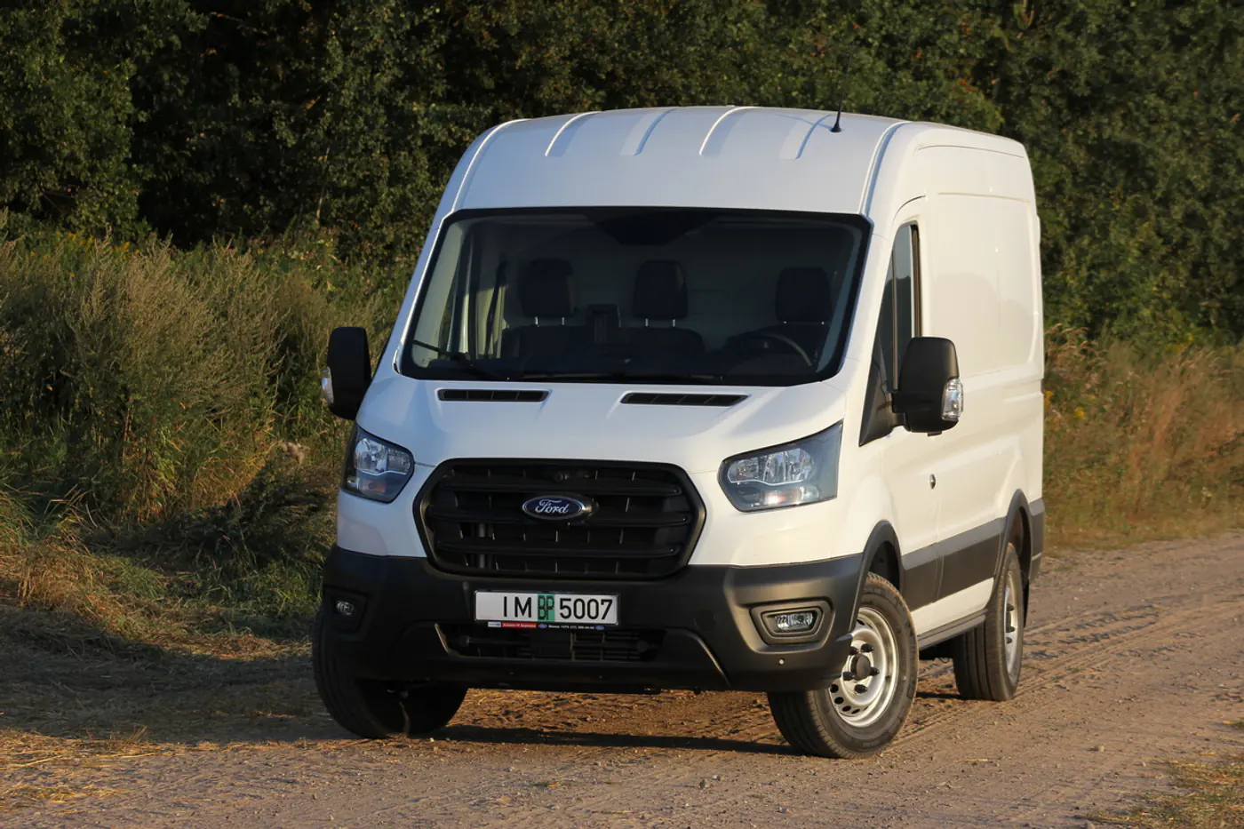 Транзитом в Беларусь. Тест-драйв "обновленного" фургона Ford