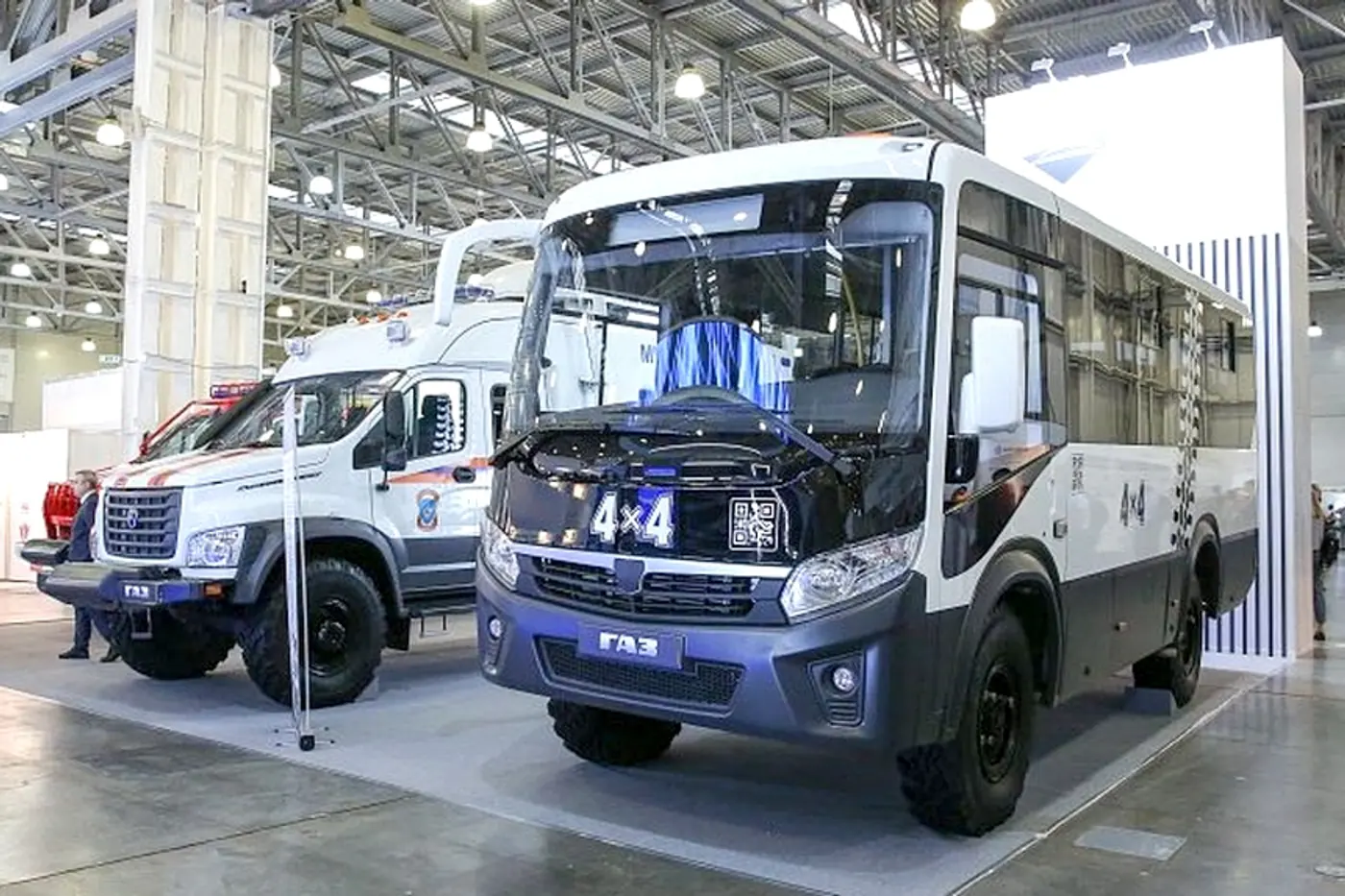 Группа ГАЗ представила полноприводный автобус-вездеход "Вектор Next 4х4"