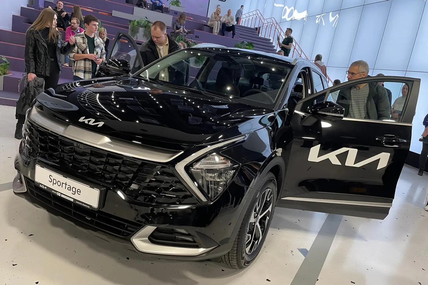 Все-таки привезли! Новый Kia Sportage тайно показали в Минске, машины скоро поступят в продажу