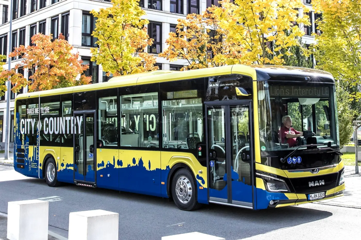 MAN начинает выпуск автобусов Lion's Intercity LE в городской версии City. Это как МАЗ-206, только длиннее