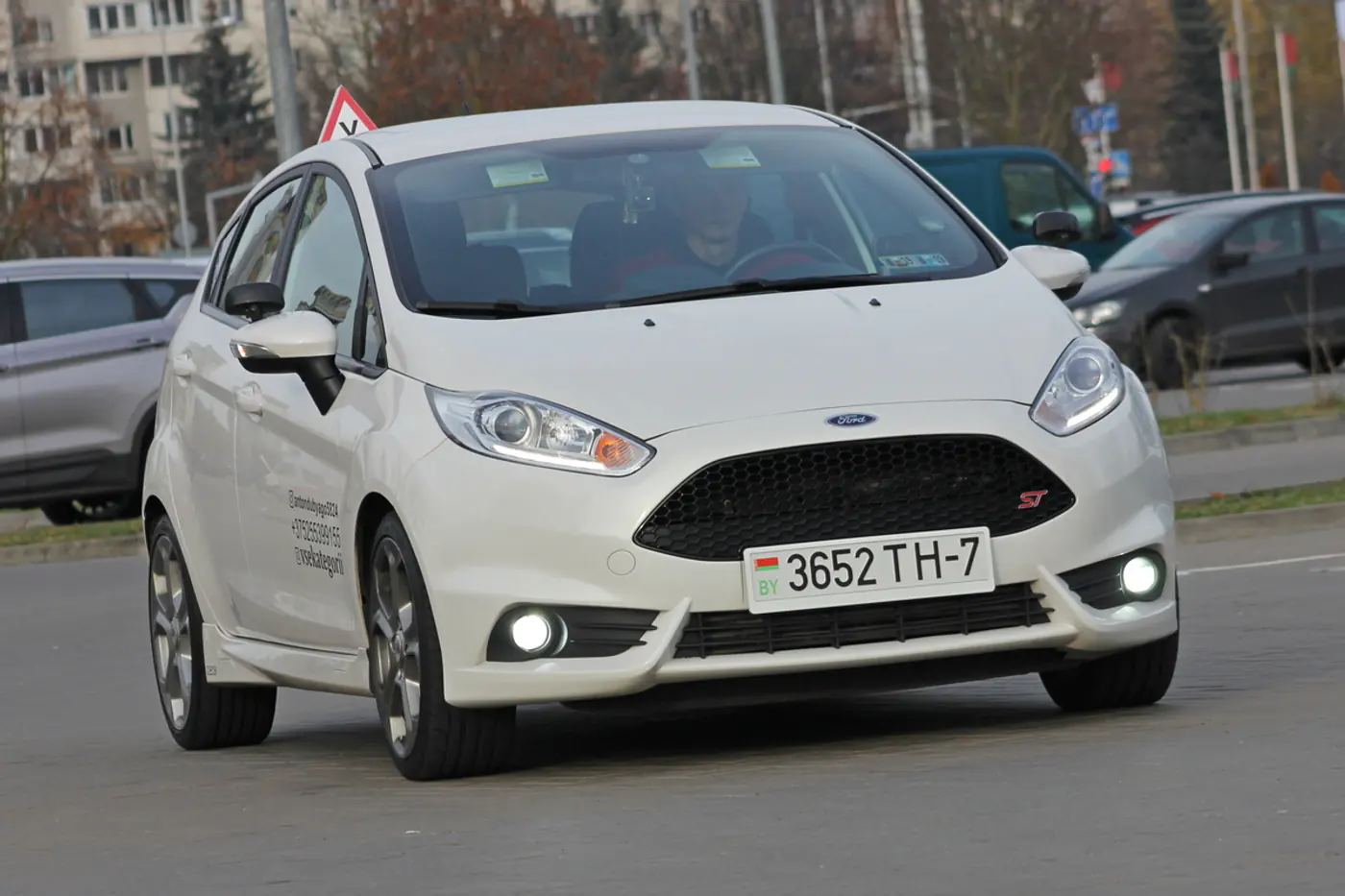 Пригнал из Штатов Ford Fiesta ST и учит на нем курсантов. История нестандартной "учебки"