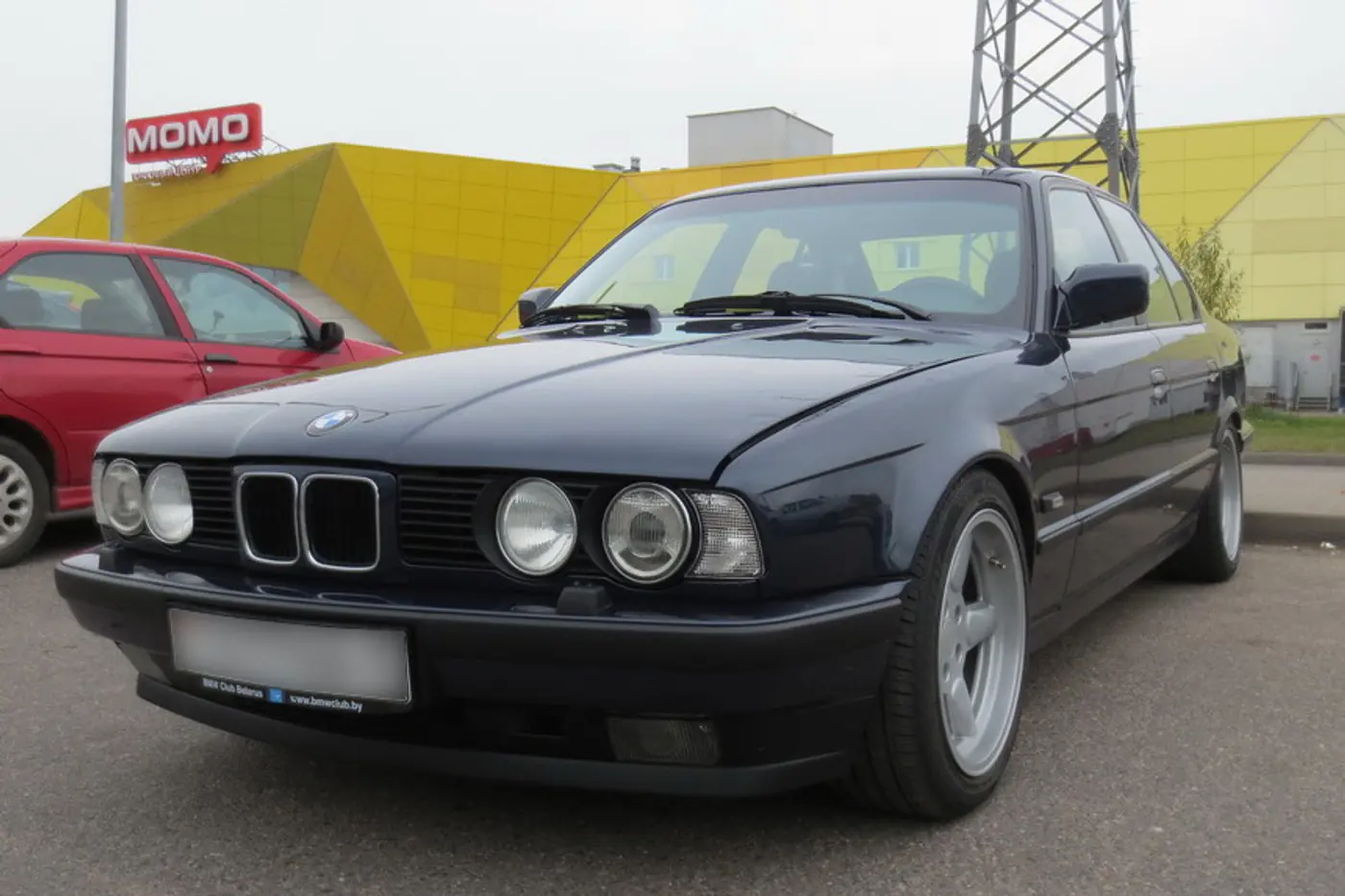 "На недостатки просто закрываешь глаза". Мнение владельца BMW E34