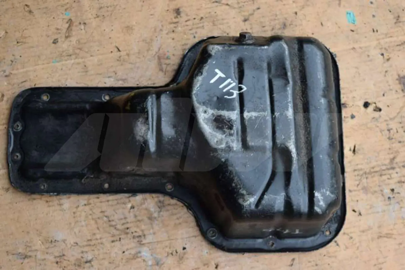Поддон к Toyota Avensis 2001