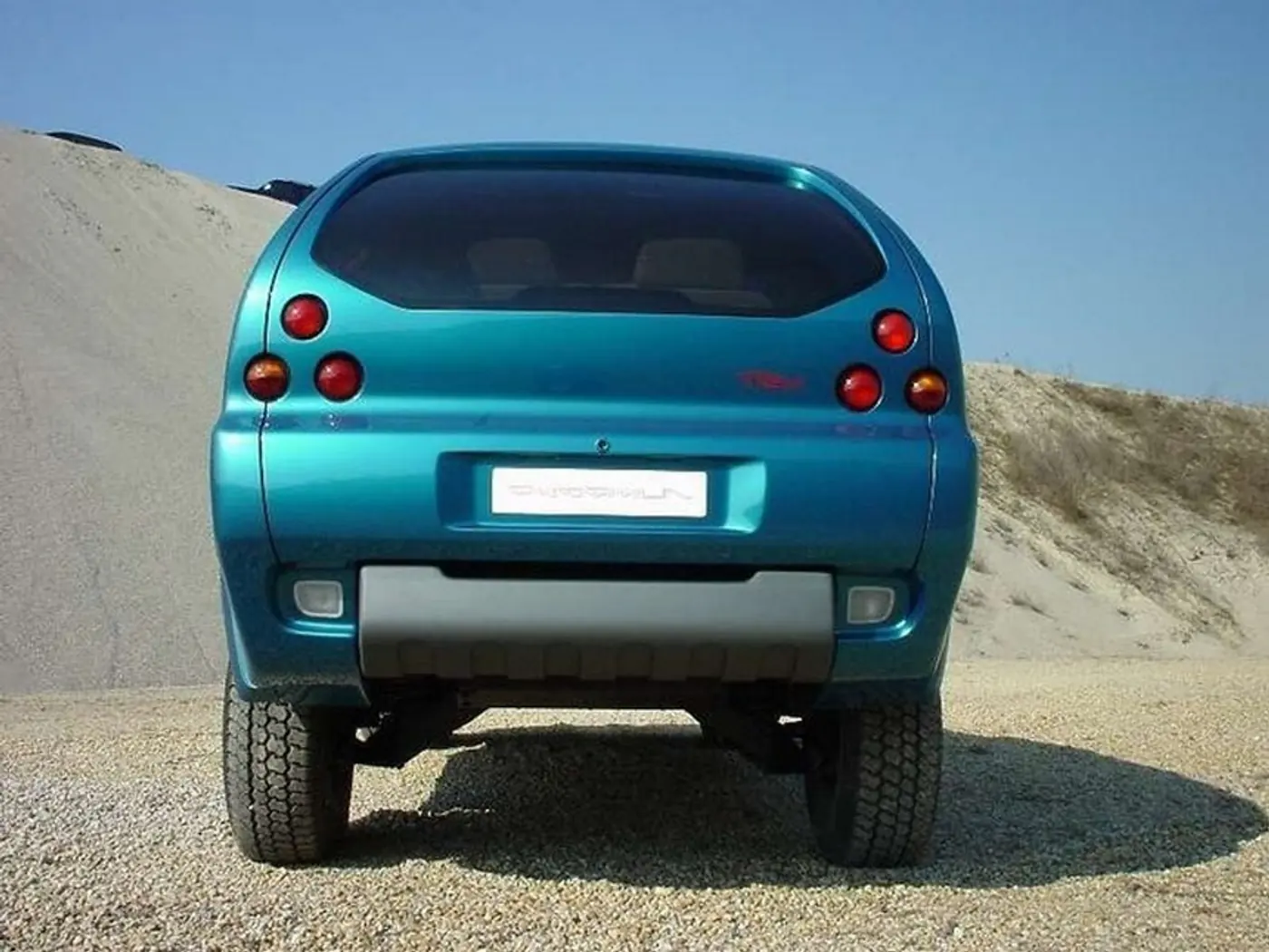 Как Hummer, только гламурнее. Вспоминаем монструозный T-Rex из начала 2000-х