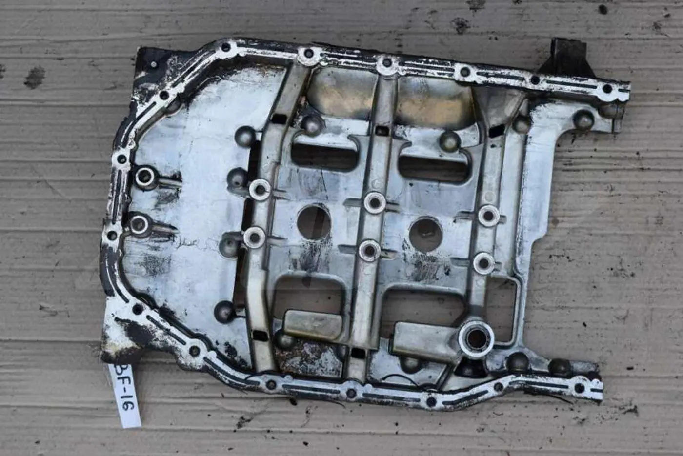 Поддон к Hyundai H-1 2004