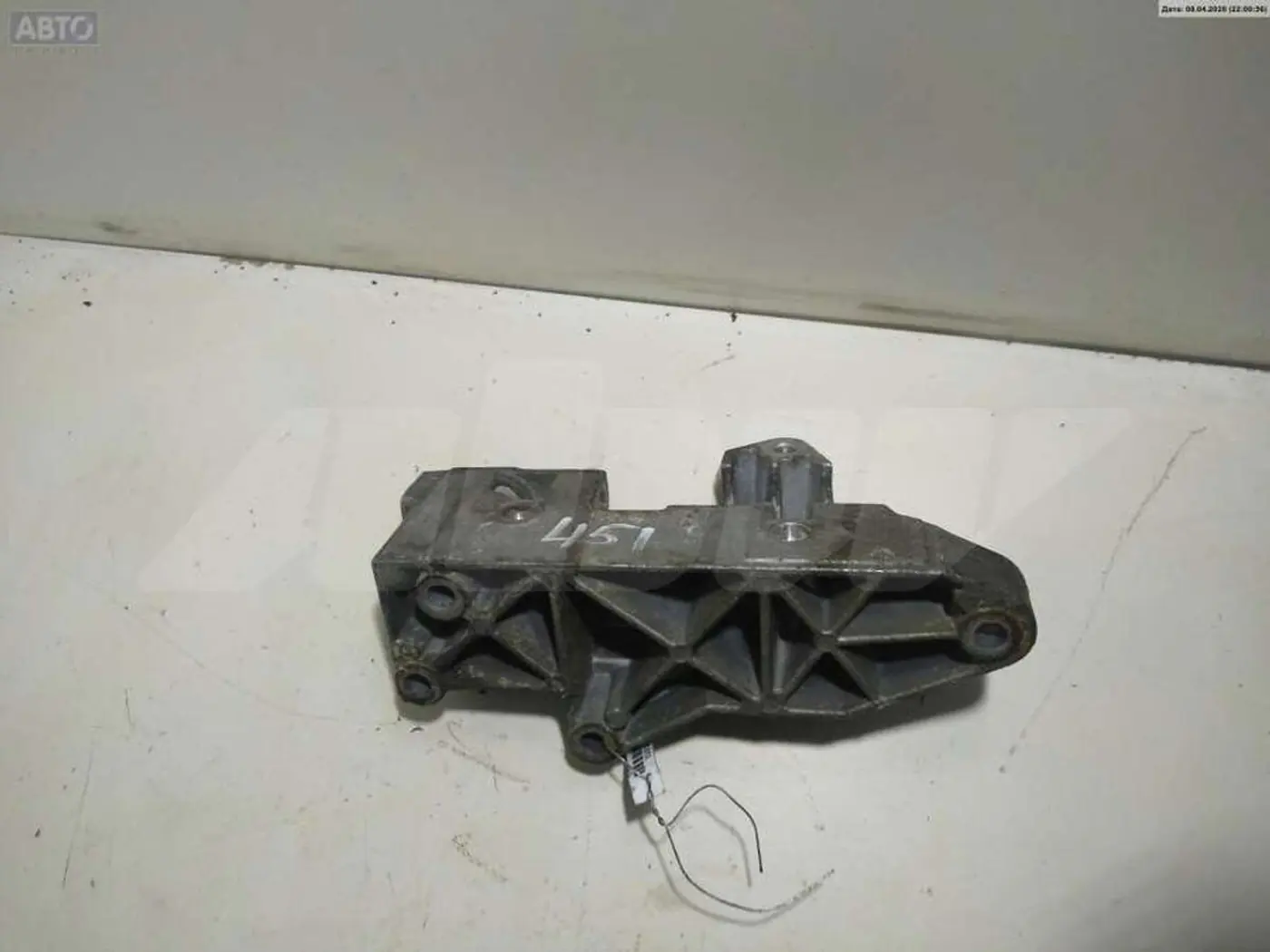 Подушка крепления двигателя к MG ZT 2003