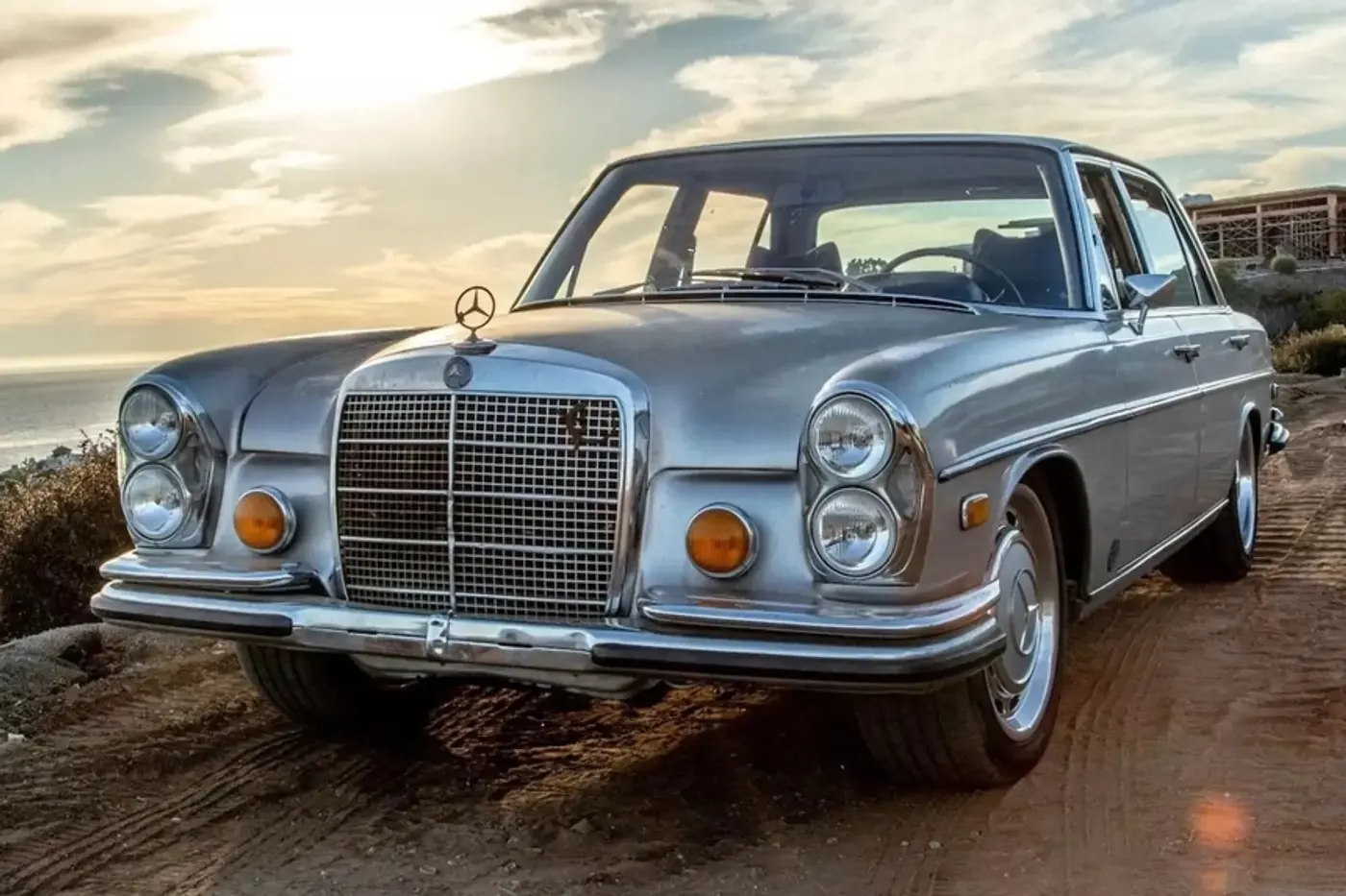 ICON 4x4 прокачала классический Mercedes-Benz 300SEL 6.3 1971 года – получился крутой рестомод