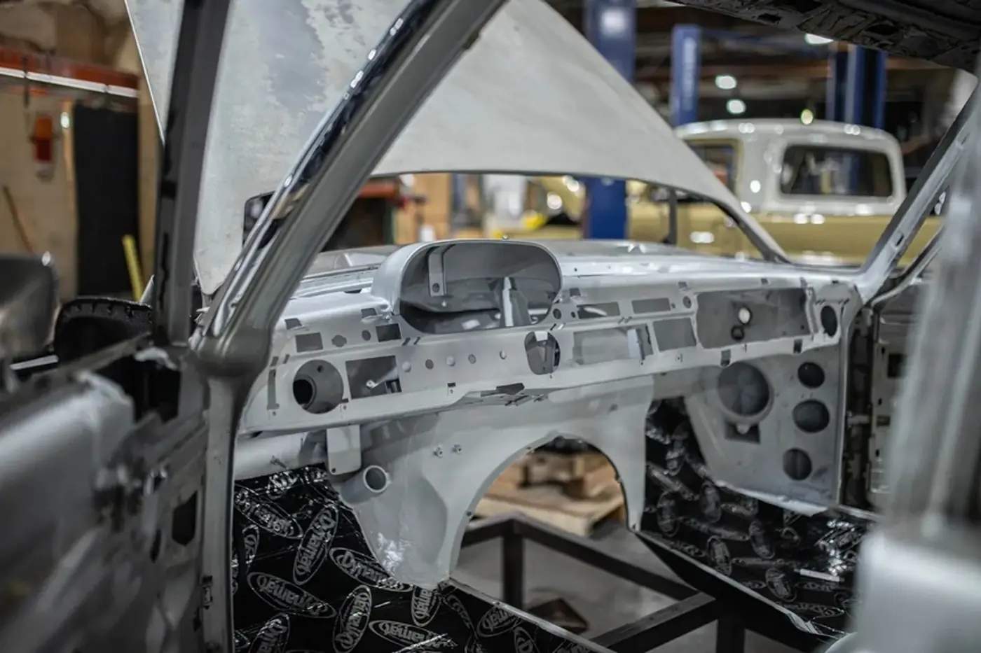 ICON 4x4 прокачала классический Mercedes-Benz 300SEL 6.3 1971 года – получился крутой рестомод