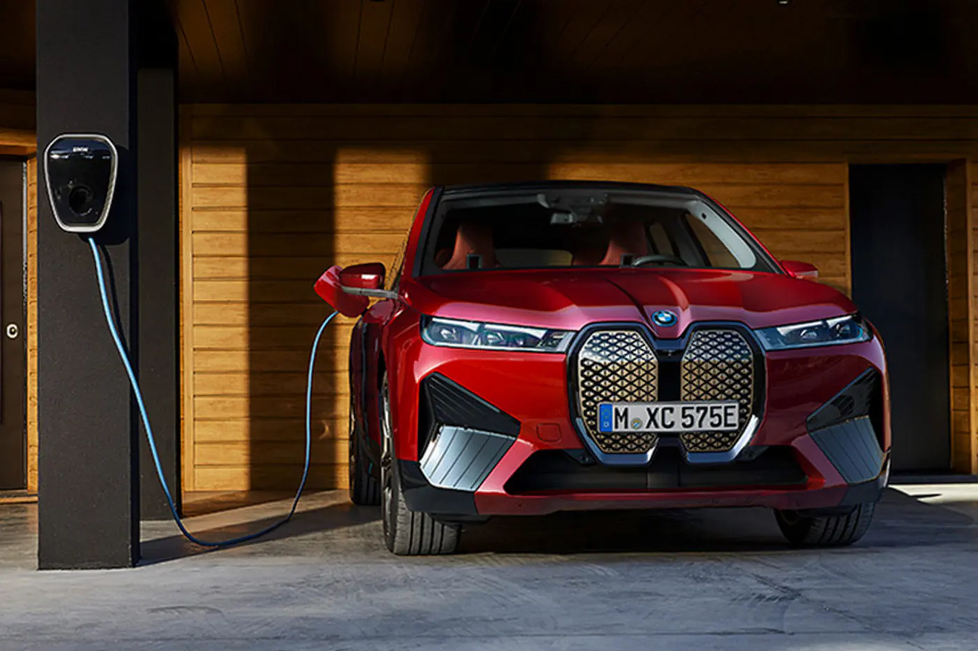 Аванс уплачен – машины нет. Что решил суд по делу о BMW iX