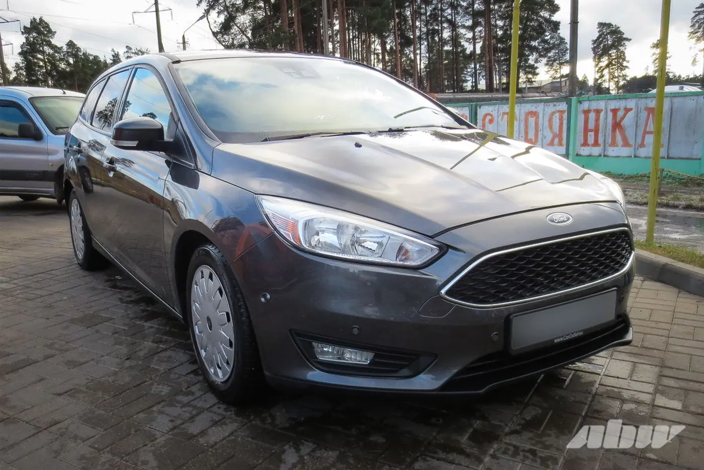 Ford_Focus_спереди_справа
