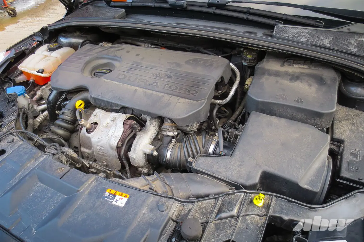 Ford_Focus_двигатель