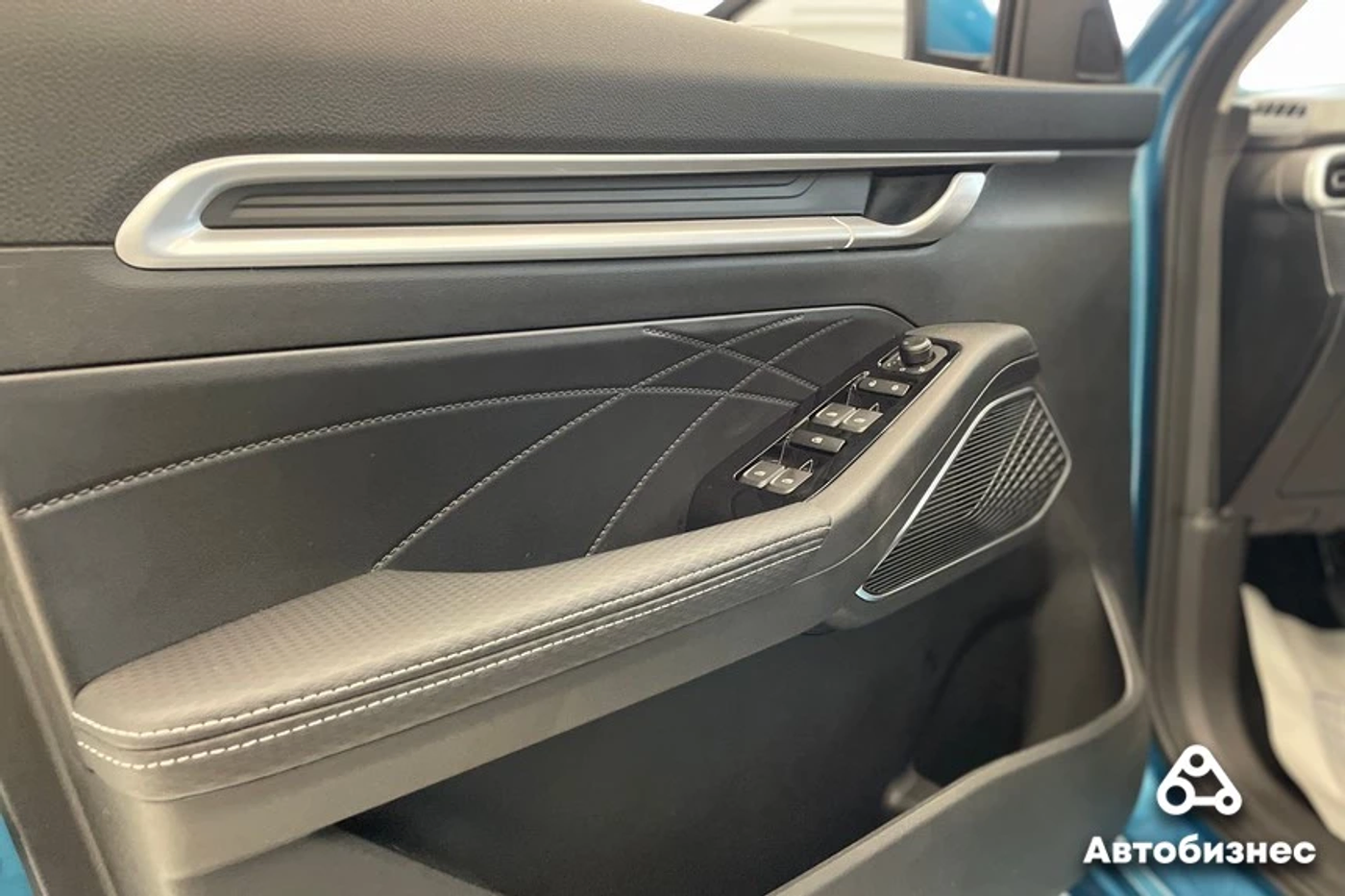 На класс выше? Знакомимся с новым седаном Geely Emgrand