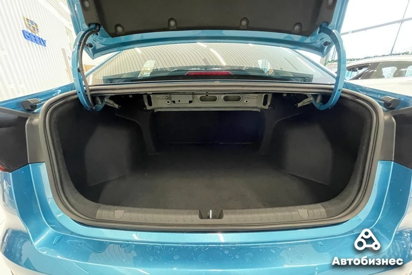 На класс выше? Знакомимся с новым седаном Geely Emgrand